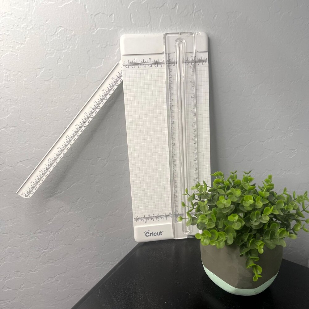 Circut 12in/30cm Portable Trimmer Cutter